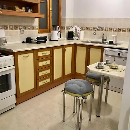 Cozy And Modern Flat Near Bosphorus At Arnavutkoey * Estambul