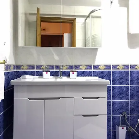 Cozy And Modern Flat Near Bosphorus At Arnavutkoey * Estambul